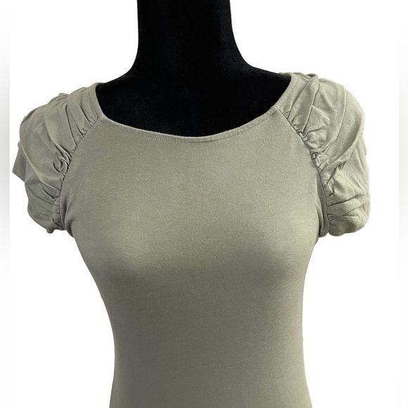 Banana Republic Ruffle Sleeve Top Khaki Green Modal - Picture 3 of 9